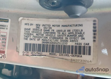 2005 Toyota Corolla Ce z USA, uszkodzony, nr VIN 1NXBR32E65Z511233